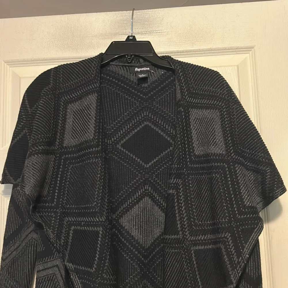 Repartee Black and Gray Geometric Pattern Cardigan Size Small